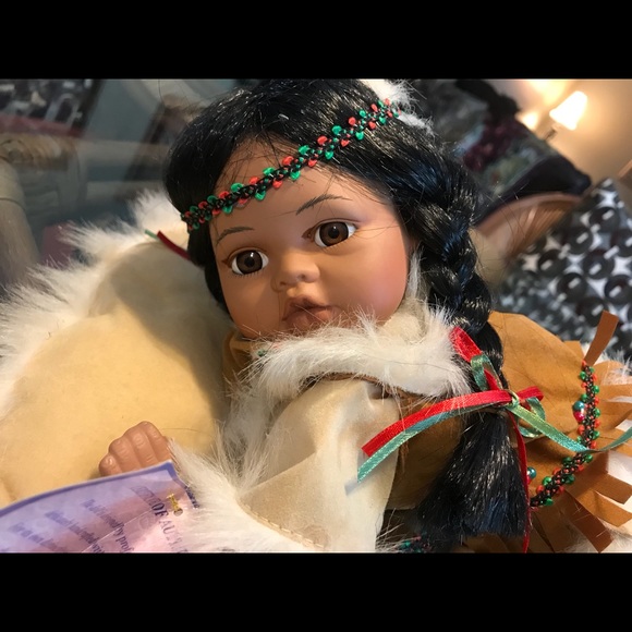 Vintage Collection Porcelain Native American Dolls - Picture 6 of 8